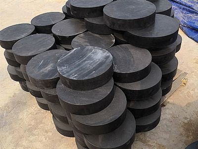 昌吉板式橡胶支座由若干层橡胶片与薄钢板经加压硫化